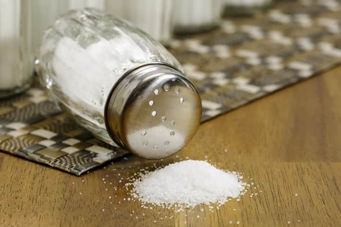 Reduire le sel pour perdre du ventre
